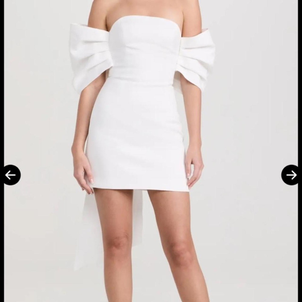 Elliatt Calypso Off Shoulder Bow Back Mini Dress White NWT Size Medium